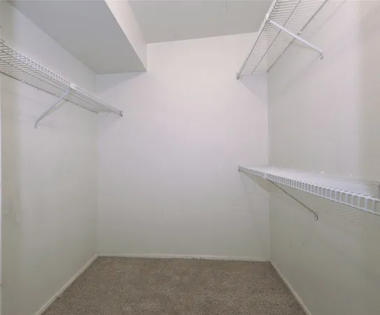 $1,200 | 2025 Augusta Drive, Unit 306, Houston, TX 77057