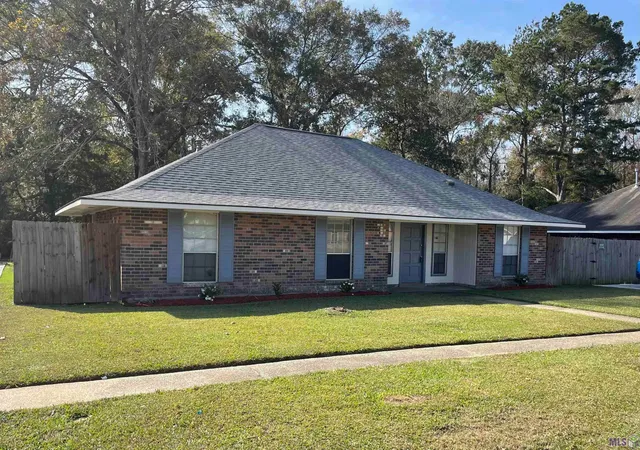 $269,000 | 9734 Hardwood Drive, Baton Rouge, LA 70818