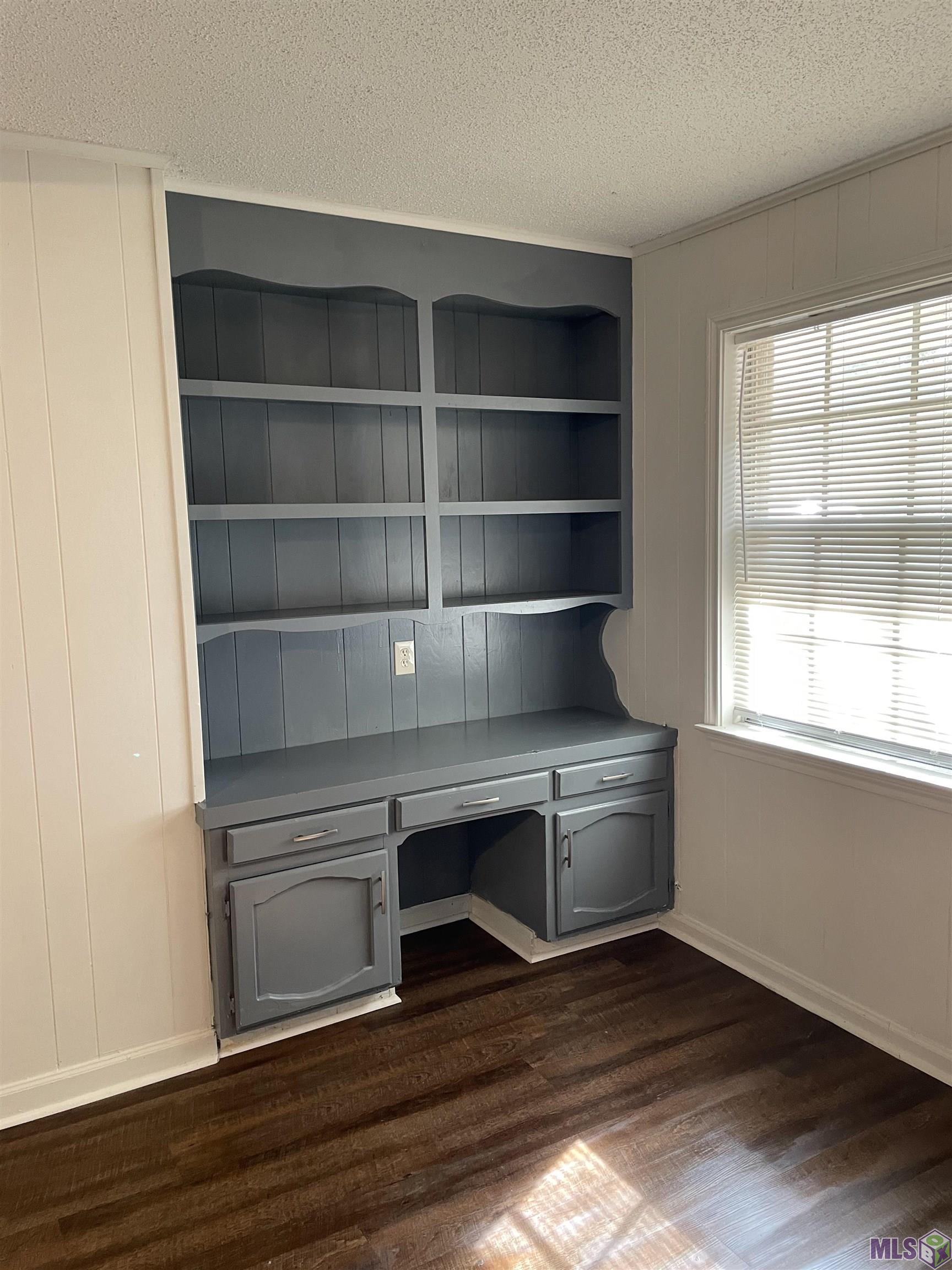 9734 Hardwood Drive Baton Rouge, LA 70818 - Photo 13 of 26 Nook in family room