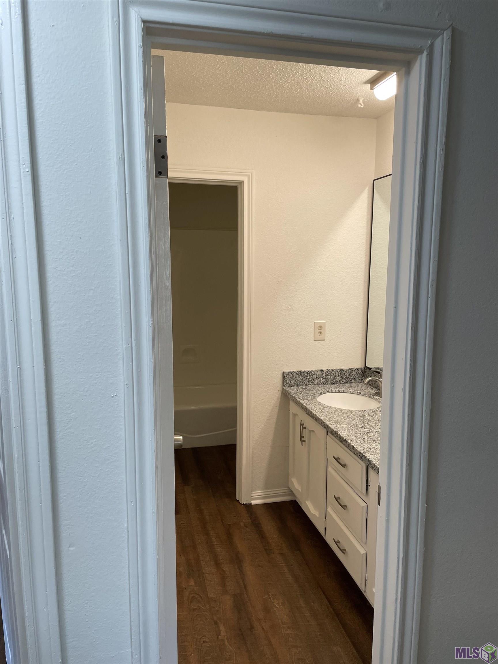 9734 Hardwood Drive Baton Rouge, LA 70818 - Photo 20 of 26 Guest Bathroom