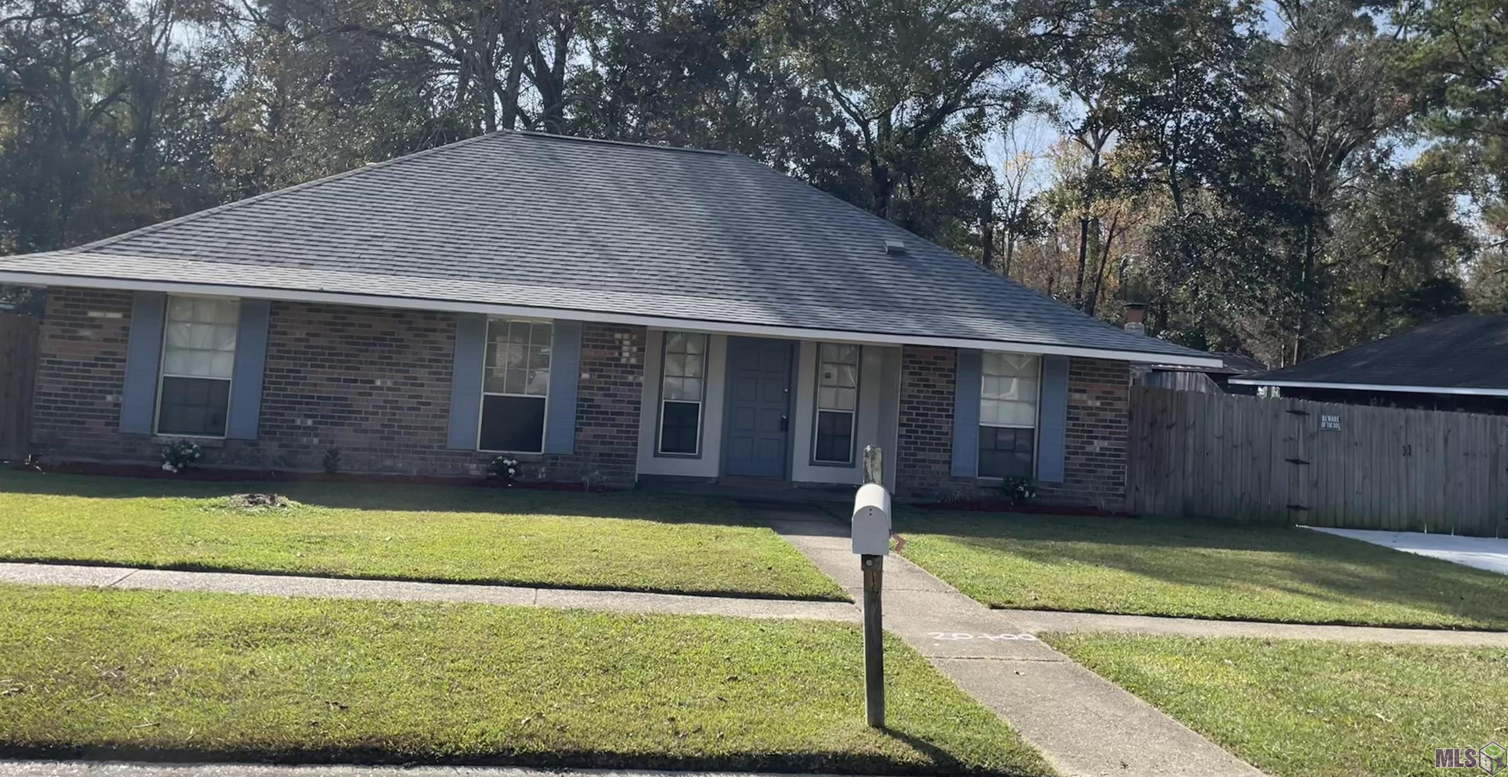 9734 Hardwood Drive Baton Rouge, LA 70818 - Photo 3 of 26 Front