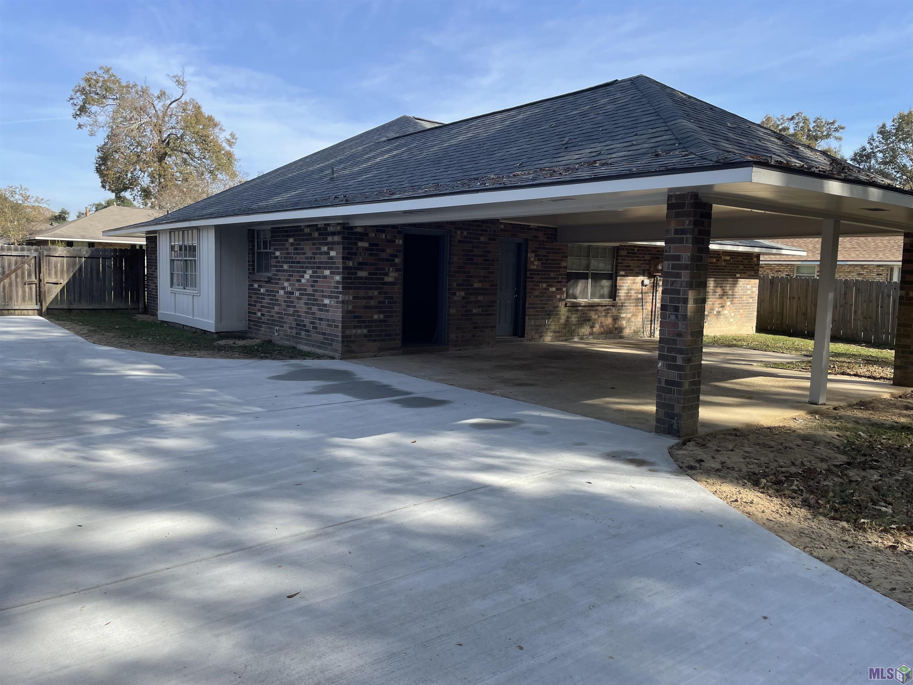 9734 Hardwood Drive Baton Rouge, LA 70818 - Photo 4 of 26 New Driveway