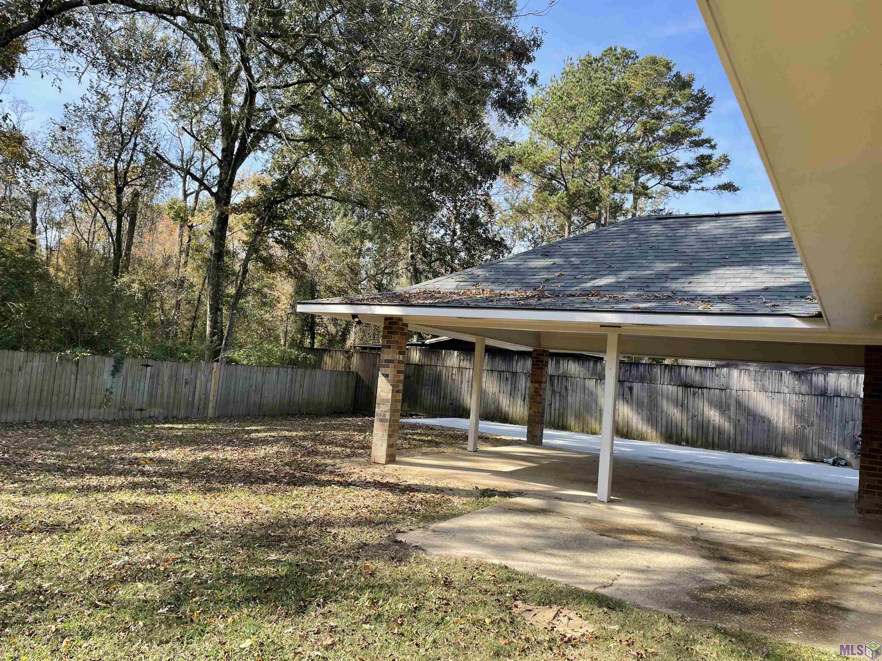 9734 Hardwood Drive Baton Rouge, LA 70818 - Photo 5 of 26 Backyard