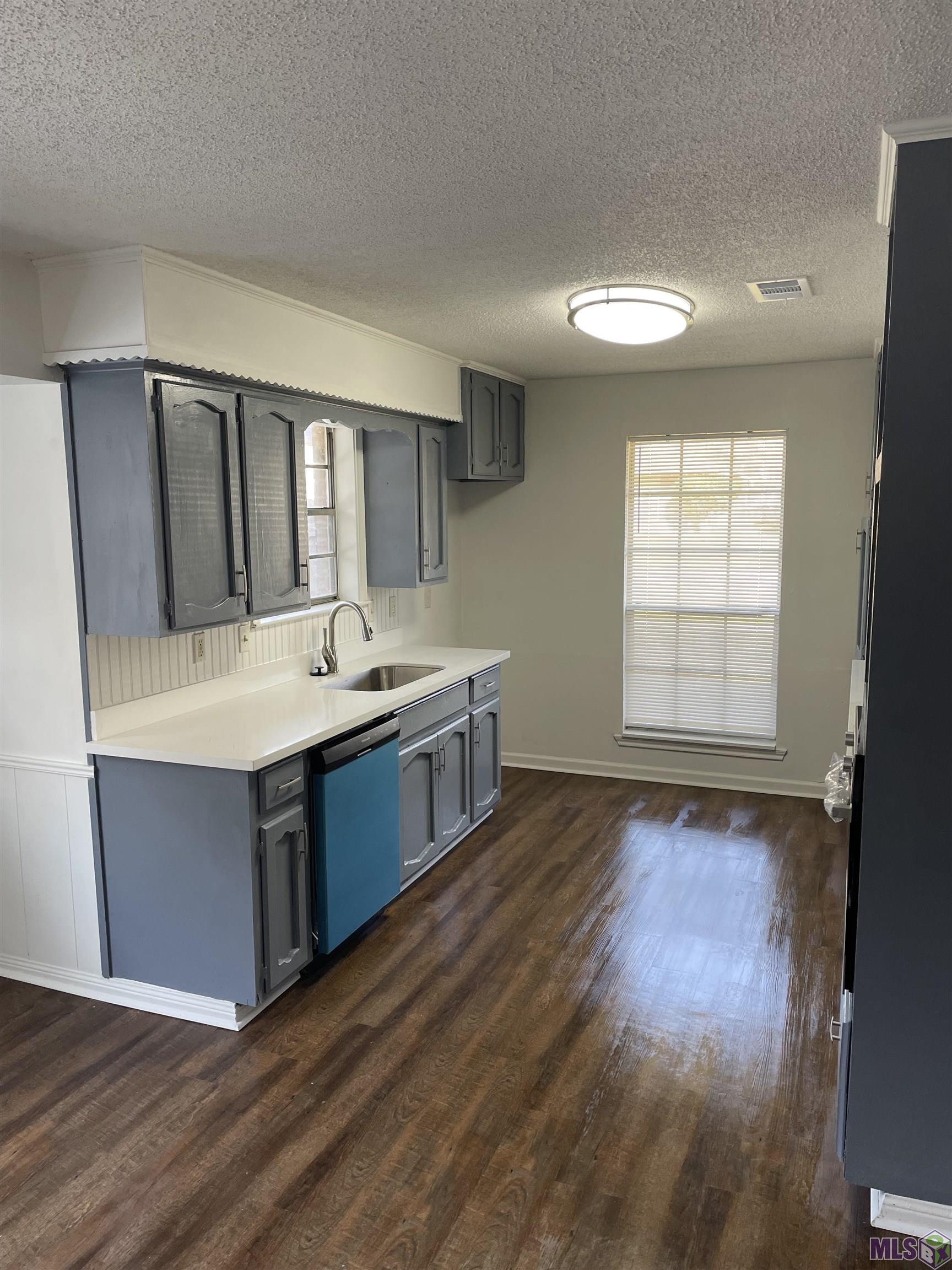 9734 Hardwood Drive Baton Rouge, LA 70818 - Photo 7 of 26 Kitchen