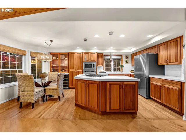 $900,000 | 17208 Southeast 36th Street, Vancouver, WA 98683