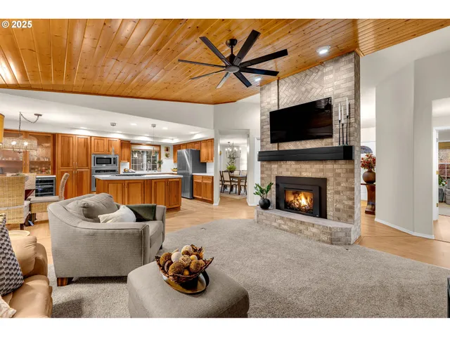 $900,000 | 17208 Southeast 36th Street, Vancouver, WA 98683