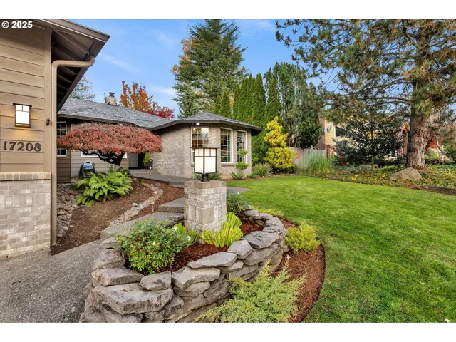 $900,000 | 17208 Southeast 36th Street, Vancouver, WA 98683