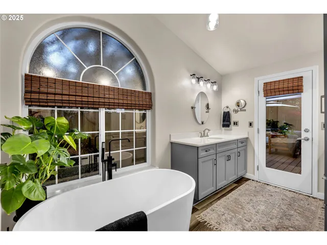 $900,000 | 17208 Southeast 36th Street, Vancouver, WA 98683