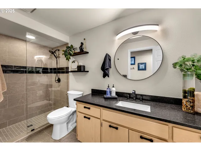 $900,000 | 17208 Southeast 36th Street, Vancouver, WA 98683