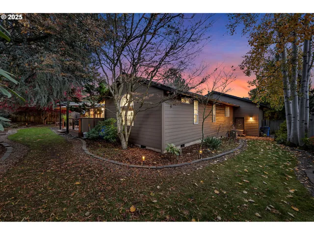 $900,000 | 17208 Southeast 36th Street, Vancouver, WA 98683