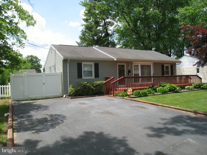 34 Warwick Road Stratford, NJ 08084 - Photo 2 of 23