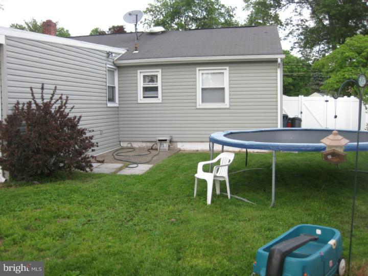 34 Warwick Road Stratford, NJ 08084 - Photo 12 of 23