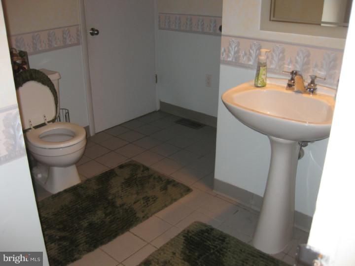 34 Warwick Road Stratford, NJ 08084 - Photo 6 of 23