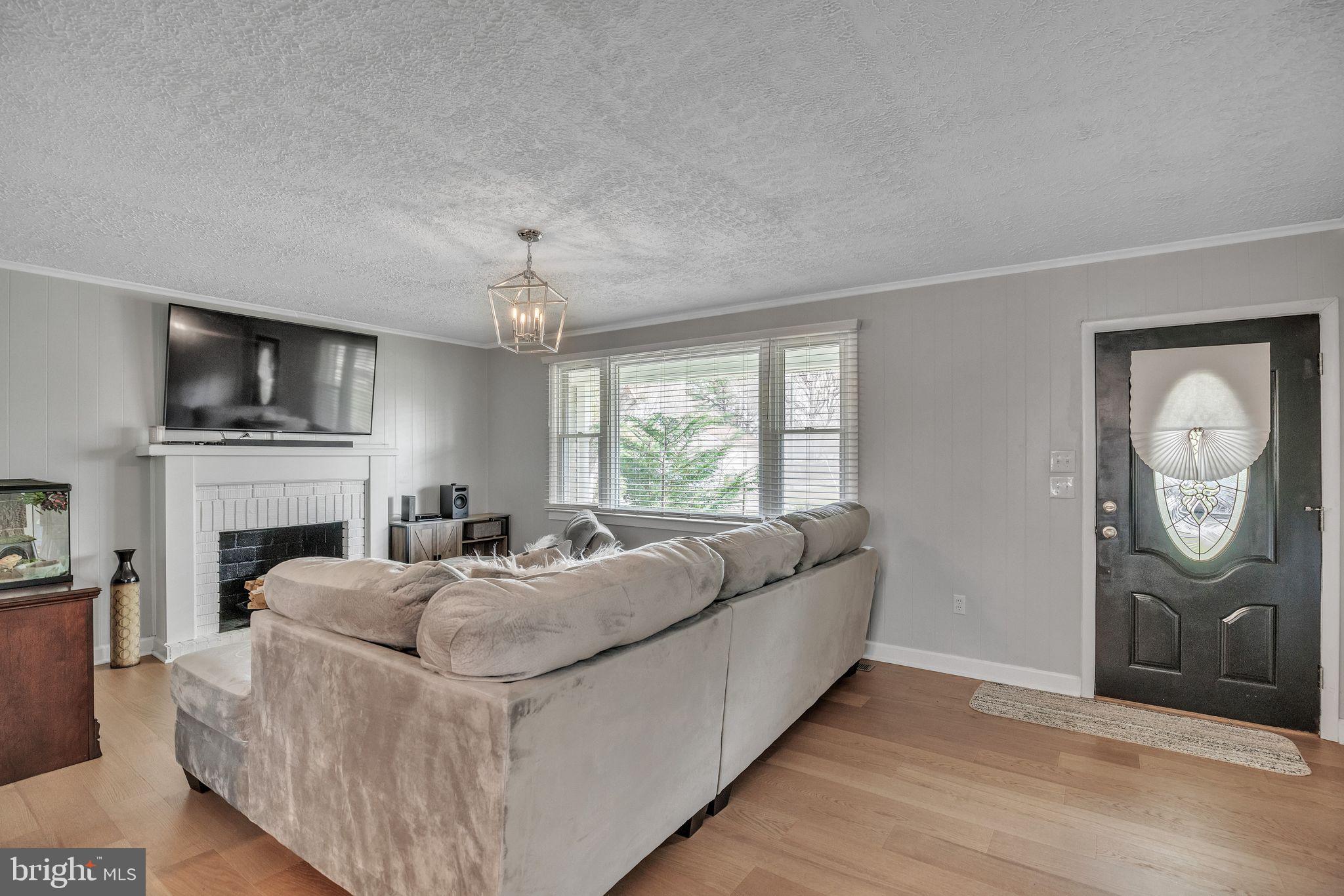 6044 Rosedale Drive King George, VA 22485 - Photo 4 of 30 Gallery Image 4