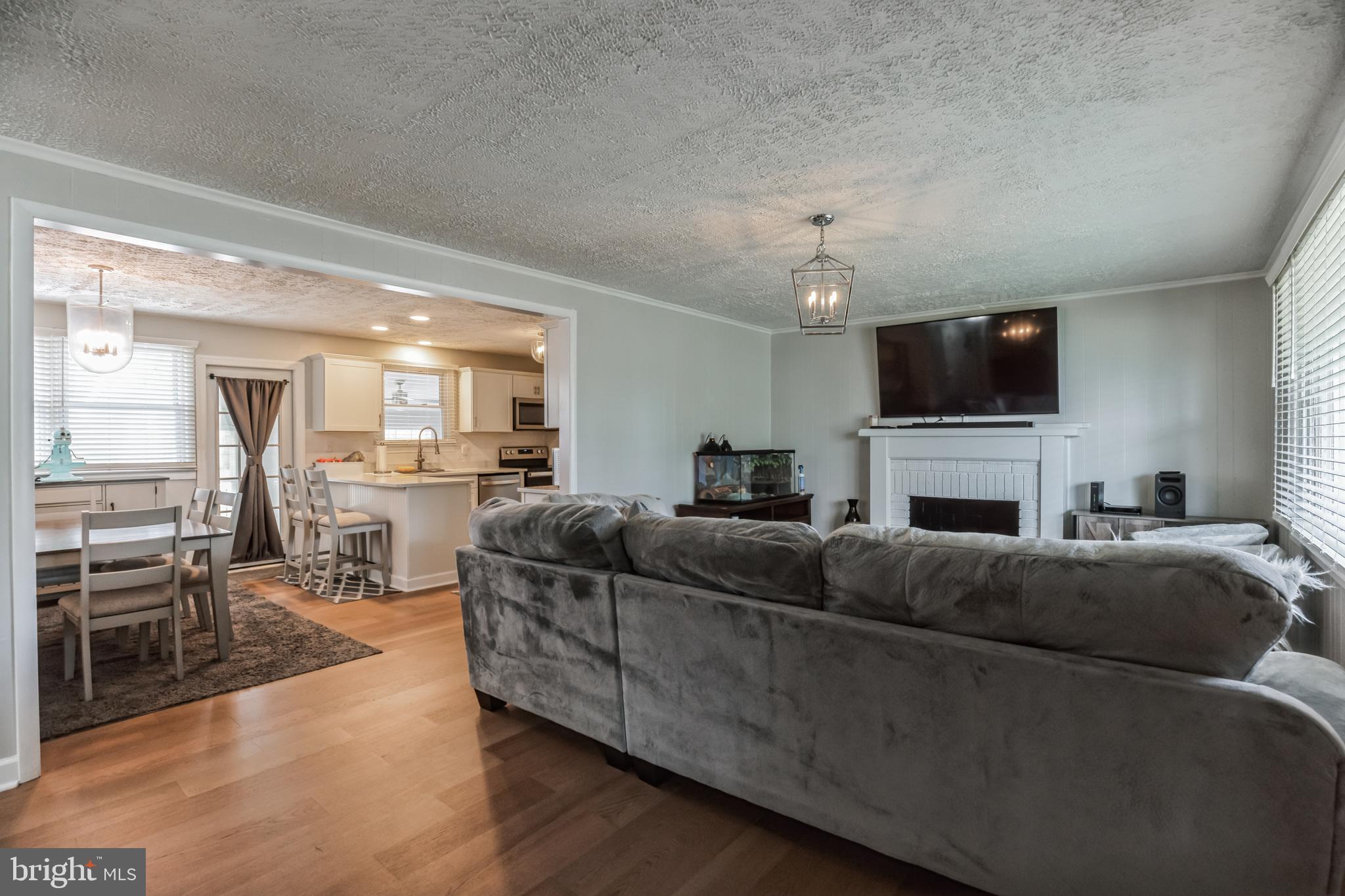6044 Rosedale Drive King George, VA 22485 - Photo 7 of 30 Gallery Image 7