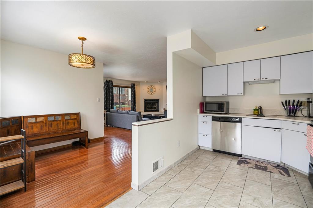 420 Spring Run Drive Monroeville, PA 15146 - Photo 9 of 24