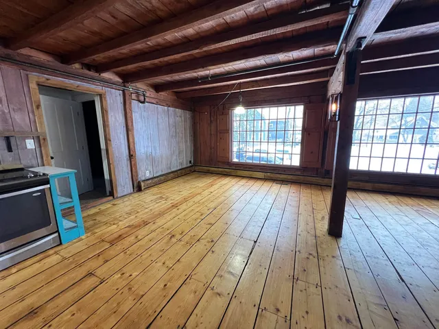 $2,150 | 79 Amherst Street, Milford, NH 03055