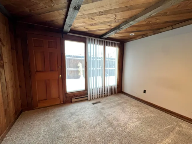 $2,150 | 79 Amherst Street, Milford, NH 03055