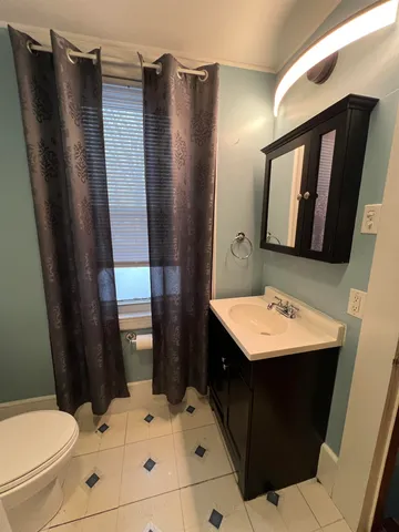 $2,150 | 79 Amherst Street, Milford, NH 03055