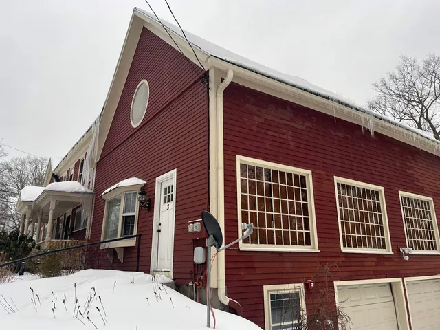 $2,150 | 79 Amherst Street, Milford, NH 03055