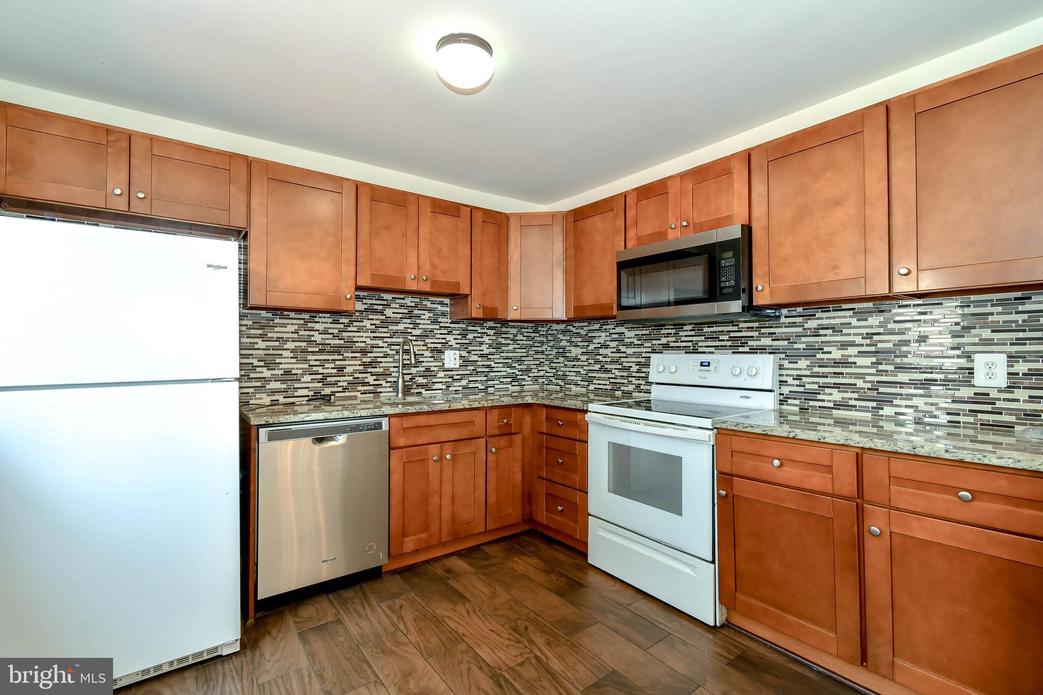 1251 Springtide Place Herndon, VA 20170 - Photo 11 of 32