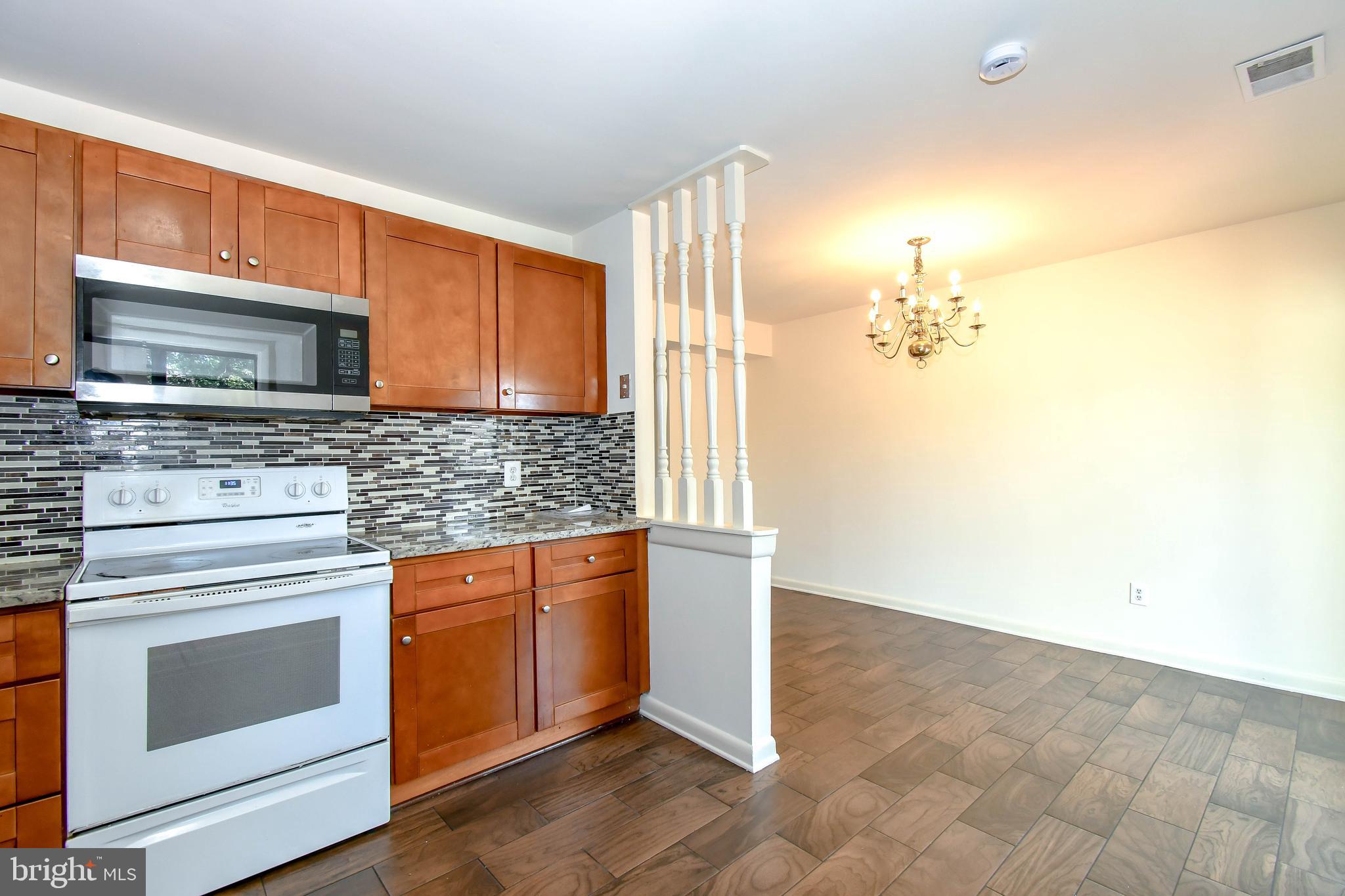 1251 Springtide Place Herndon, VA 20170 - Photo 12 of 32