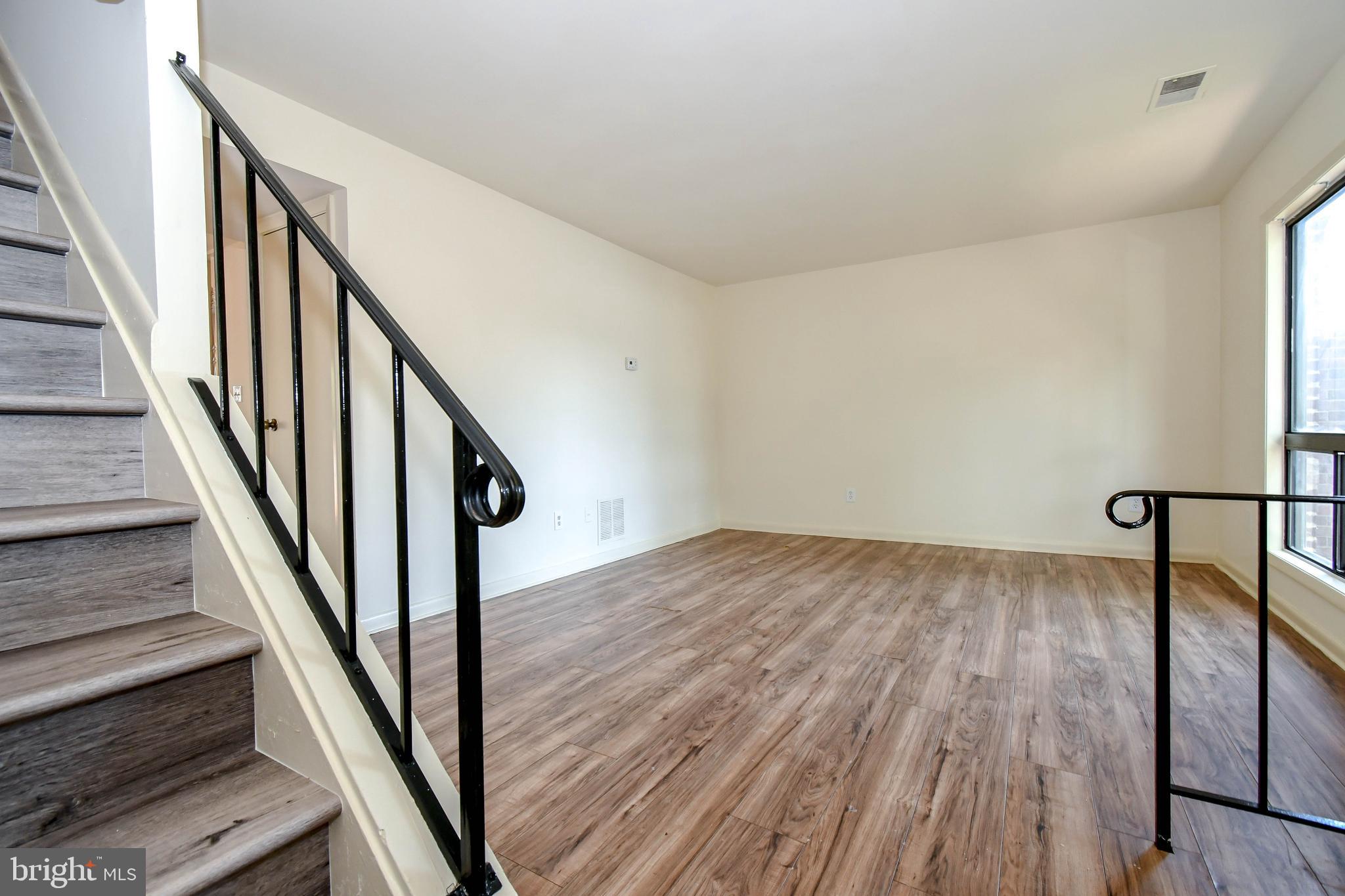 1251 Springtide Place Herndon, VA 20170 - Photo 17 of 32