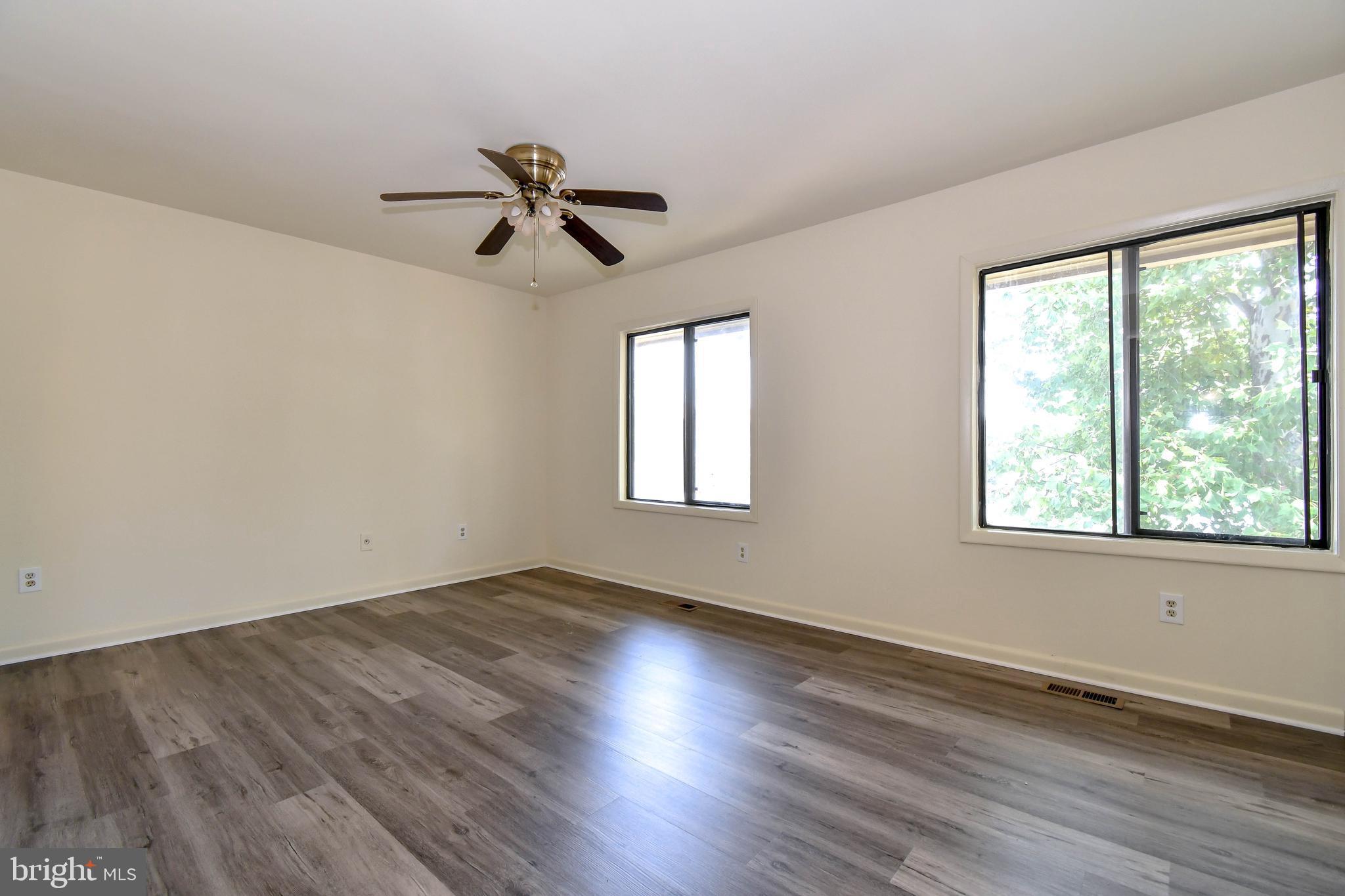 1251 Springtide Place Herndon, VA 20170 - Photo 18 of 32