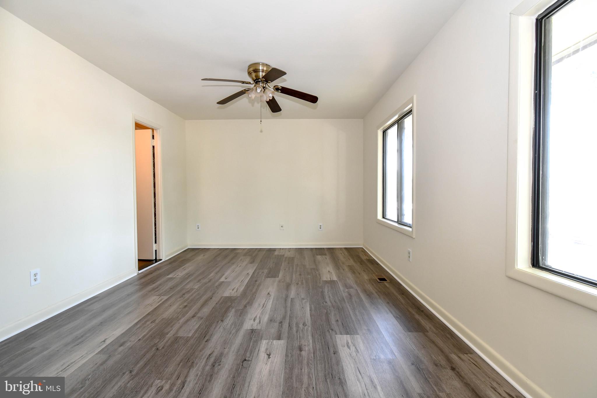 1251 Springtide Place Herndon, VA 20170 - Photo 19 of 32