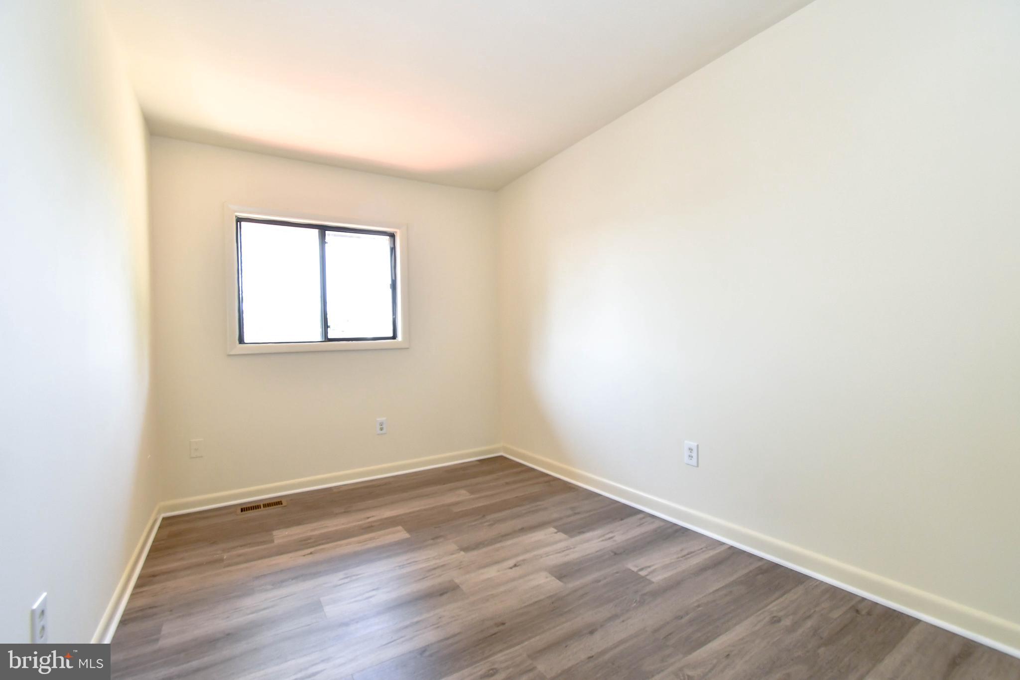 1251 Springtide Place Herndon, VA 20170 - Photo 25 of 32