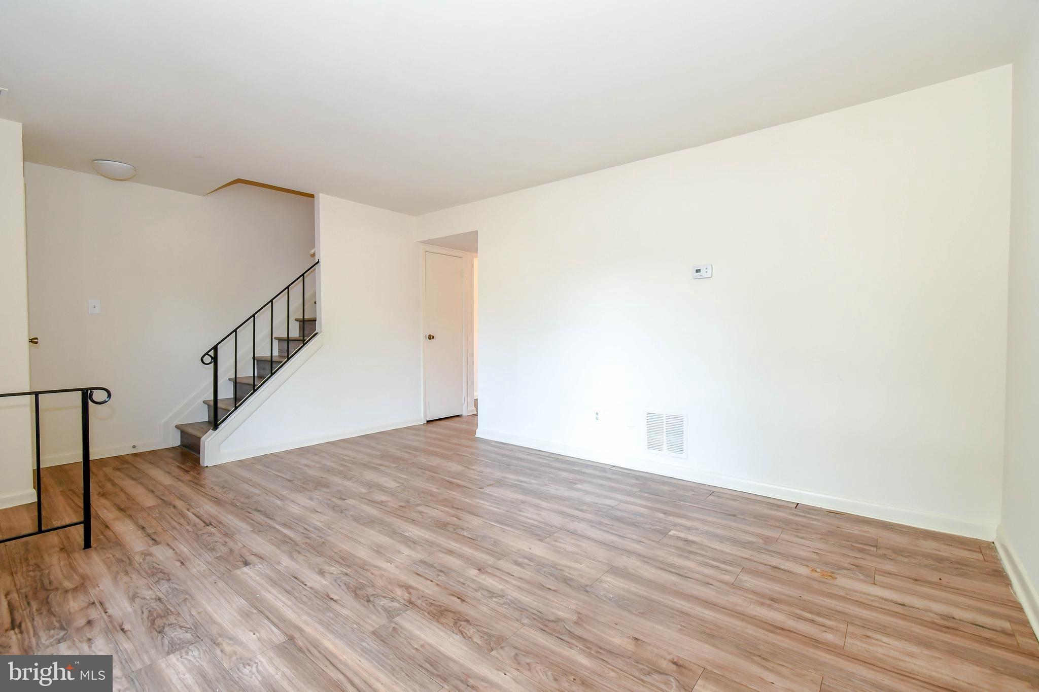 1251 Springtide Place Herndon, VA 20170 - Photo 7 of 32