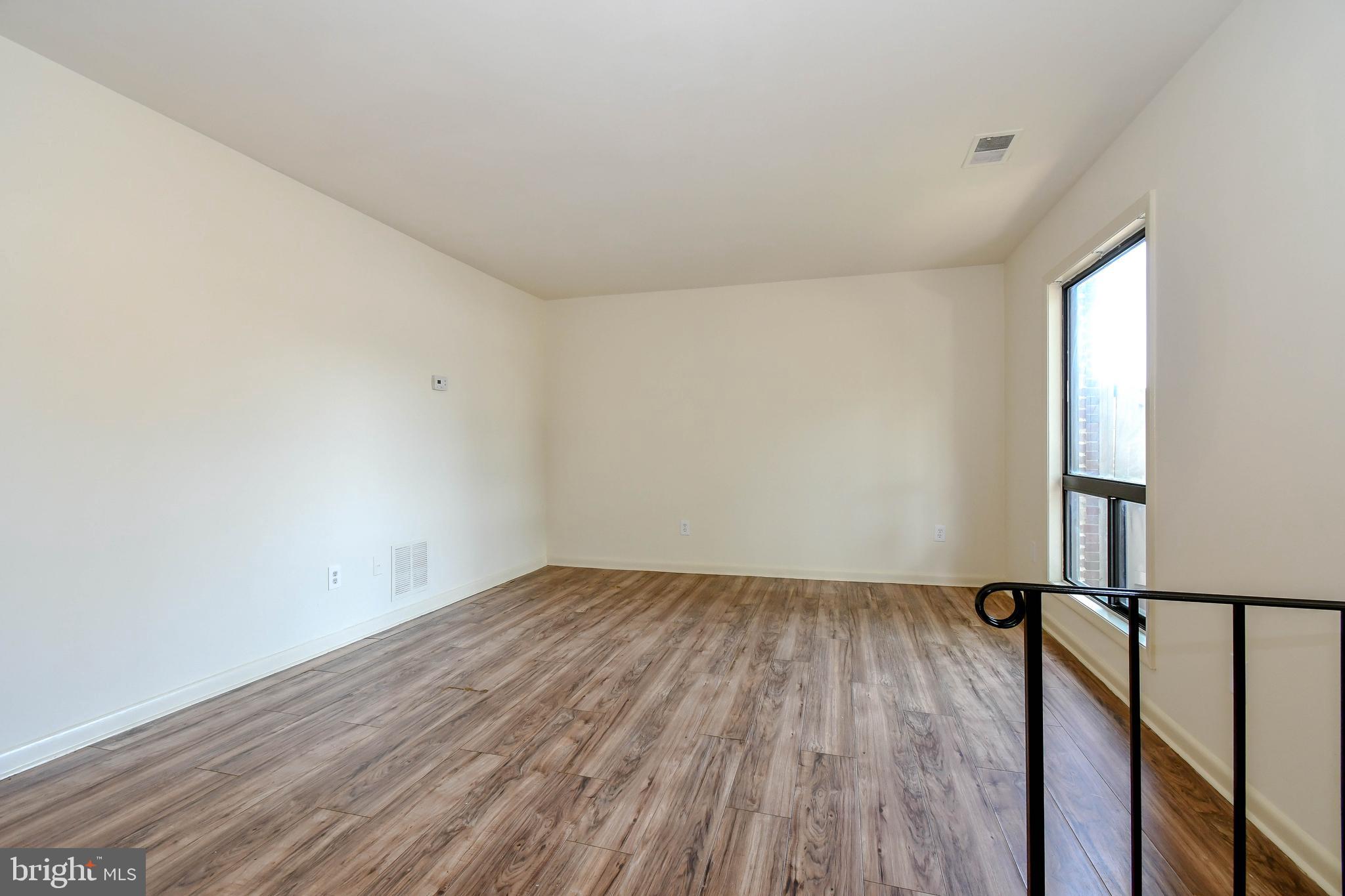 1251 Springtide Place Herndon, VA 20170 - Photo 8 of 32
