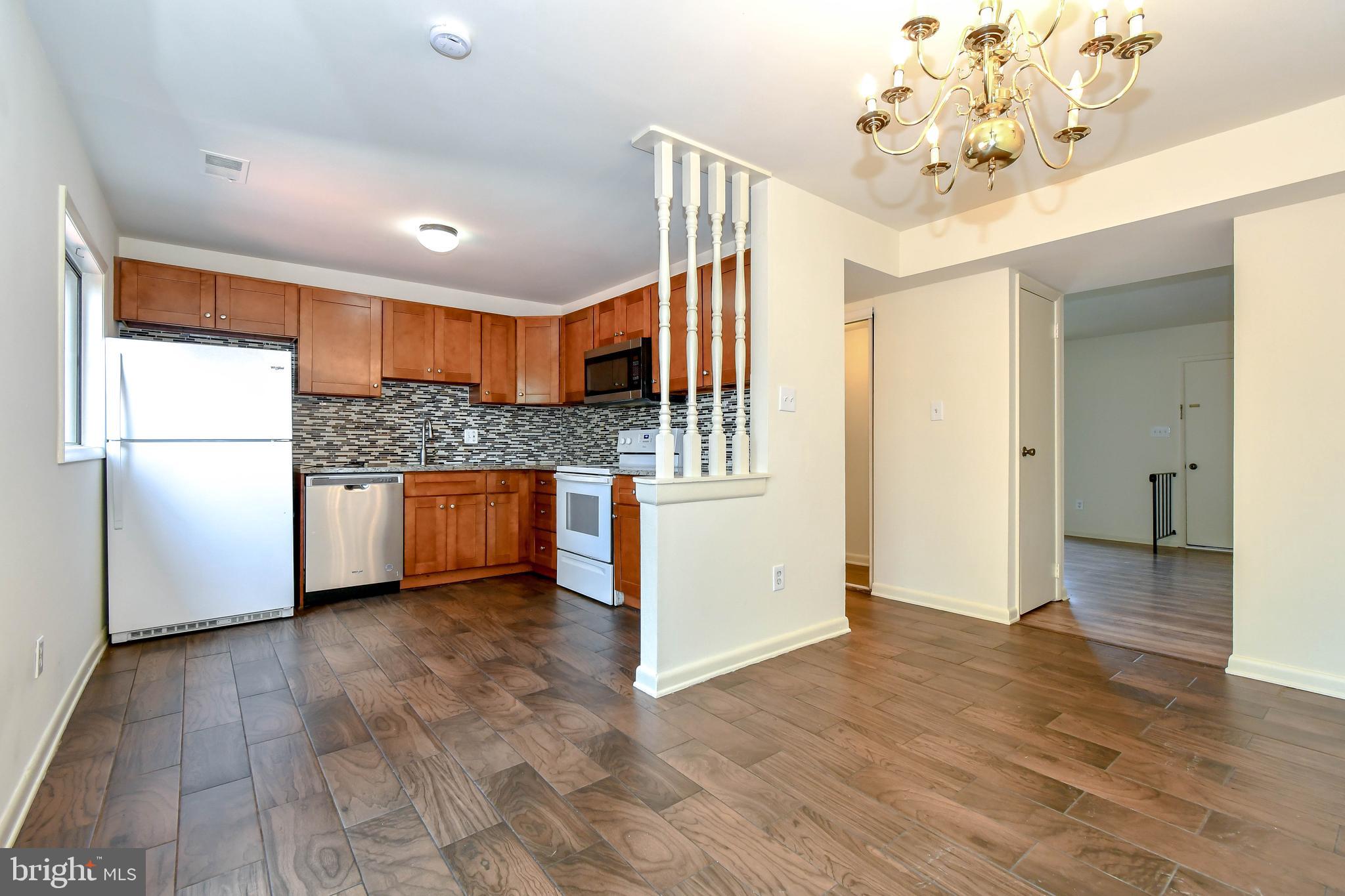 1251 Springtide Place Herndon, VA 20170 - Photo 10 of 32