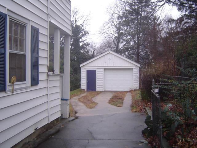 1817 Canterbury Road Southwest Roanoke, VA 24015 - Photo 2 of 9 SIDE