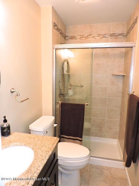14 Collingwood Road Marlboro, NJ 07746 - Photo 13 of 21 Master Bath