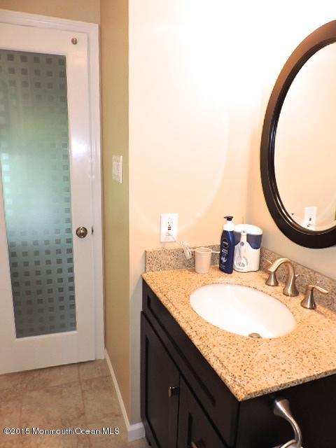 14 Collingwood Road Marlboro, NJ 07746 - Photo 14 of 21 Master Bath