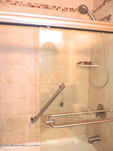 14 Collingwood Road Marlboro, NJ 07746 - Photo 18 of 21 Main Bath