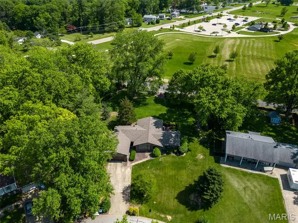 $329,900 | 11 Glen Hollow Road, Glen Carbon, IL 62034