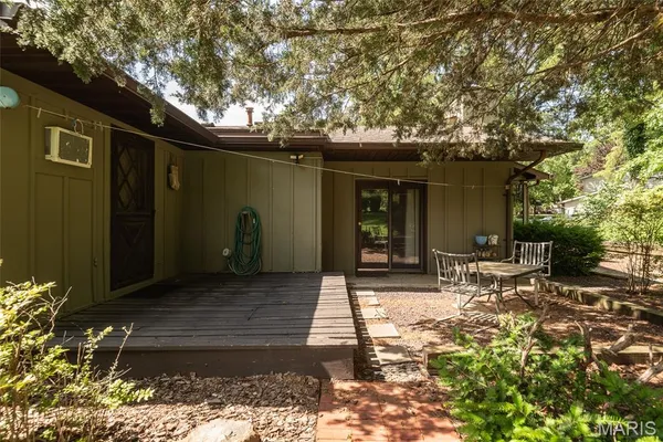 $329,900 | 11 Glen Hollow Road, Glen Carbon, IL 62034