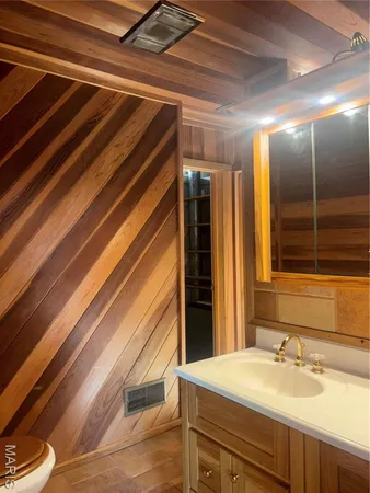 $329,900 | 11 Glen Hollow Road, Glen Carbon, IL 62034