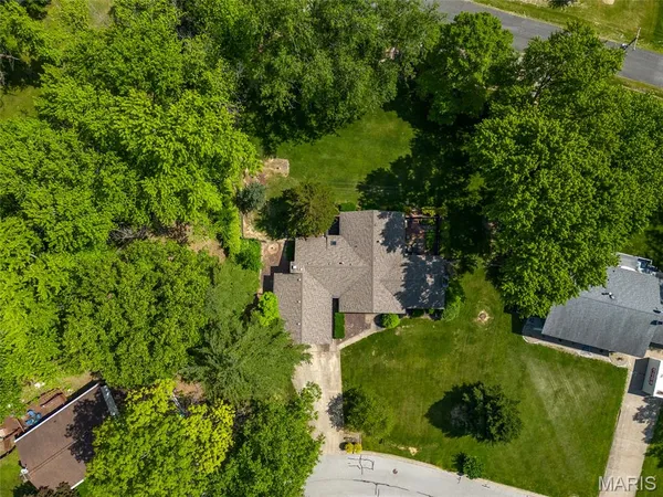 $329,900 | 11 Glen Hollow Road, Glen Carbon, IL 62034