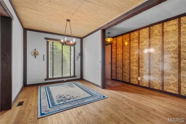 $329,900 | 11 Glen Hollow Road, Glen Carbon, IL 62034