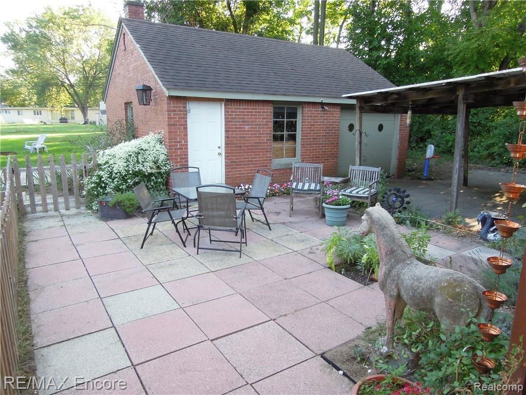 8260 Messmore Road Utica, MI 48317 - Photo 7 of 52
