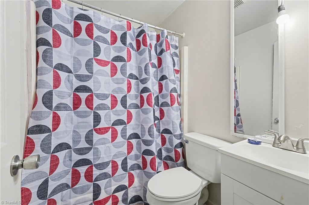 1958 Lakeview Road Asheboro, NC 27203 - Photo 11 of 19