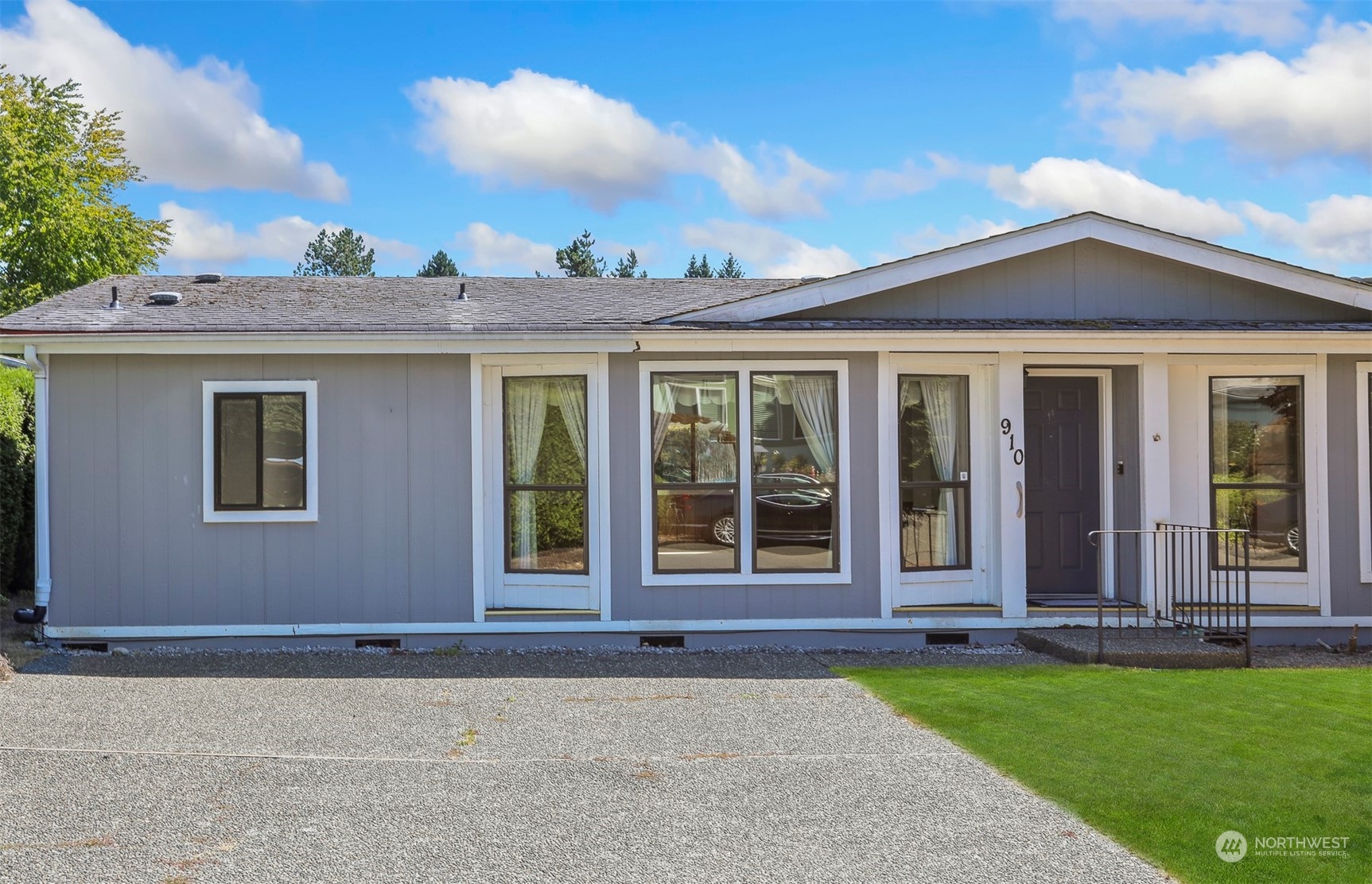 910 241st Place Southwest Bothell, WA 98021 - Photo 3 of 40 front view of a house