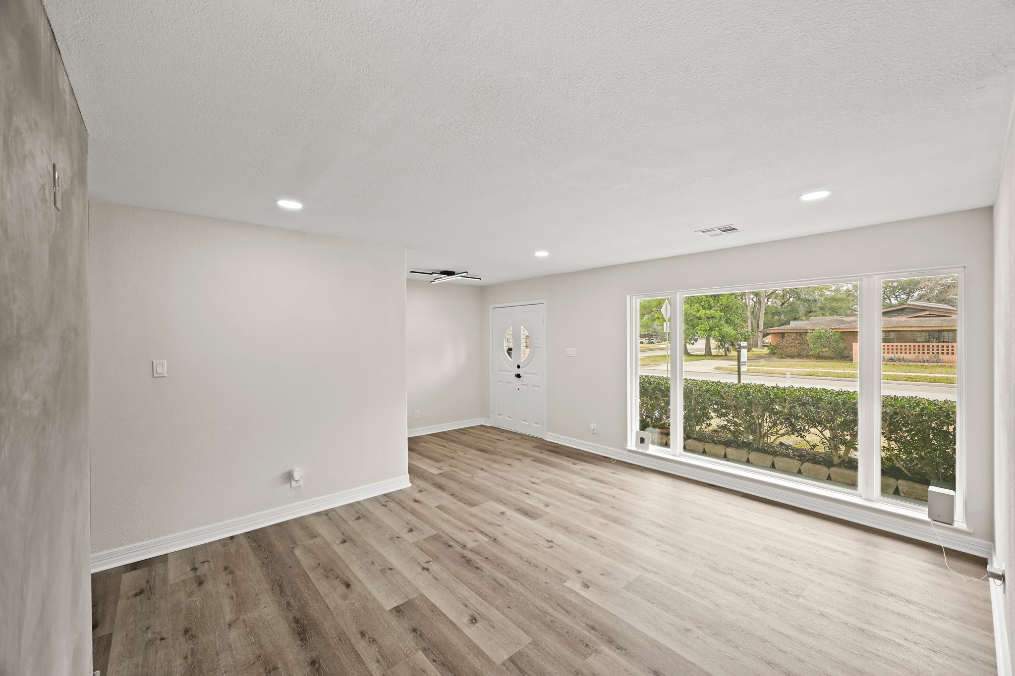 3011 Freshmeadows Drive Houston, TX 77063 - Photo 5 of 50