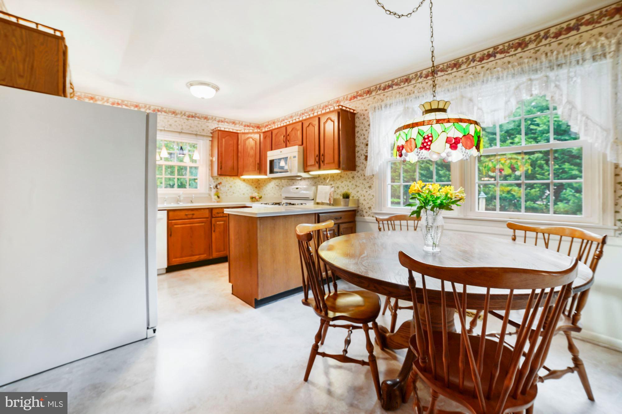9424 Dunloggin Road Ellicott City, MD 21042 - Photo 26 of 48 Spacious eat-in kitchen area