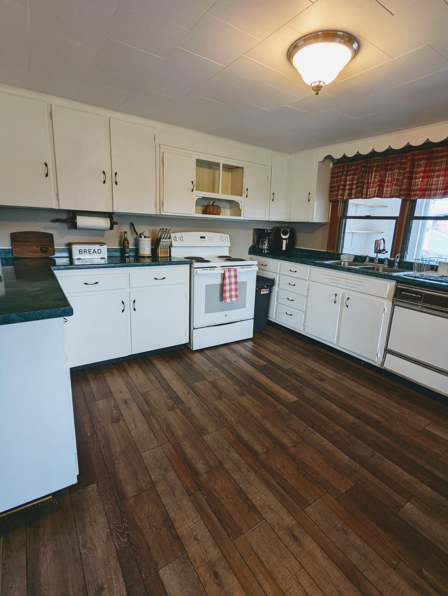 2709 Rose Ridge Clintwood, VA 24228 - Photo 16 of 28 PXL_20220425_161436831