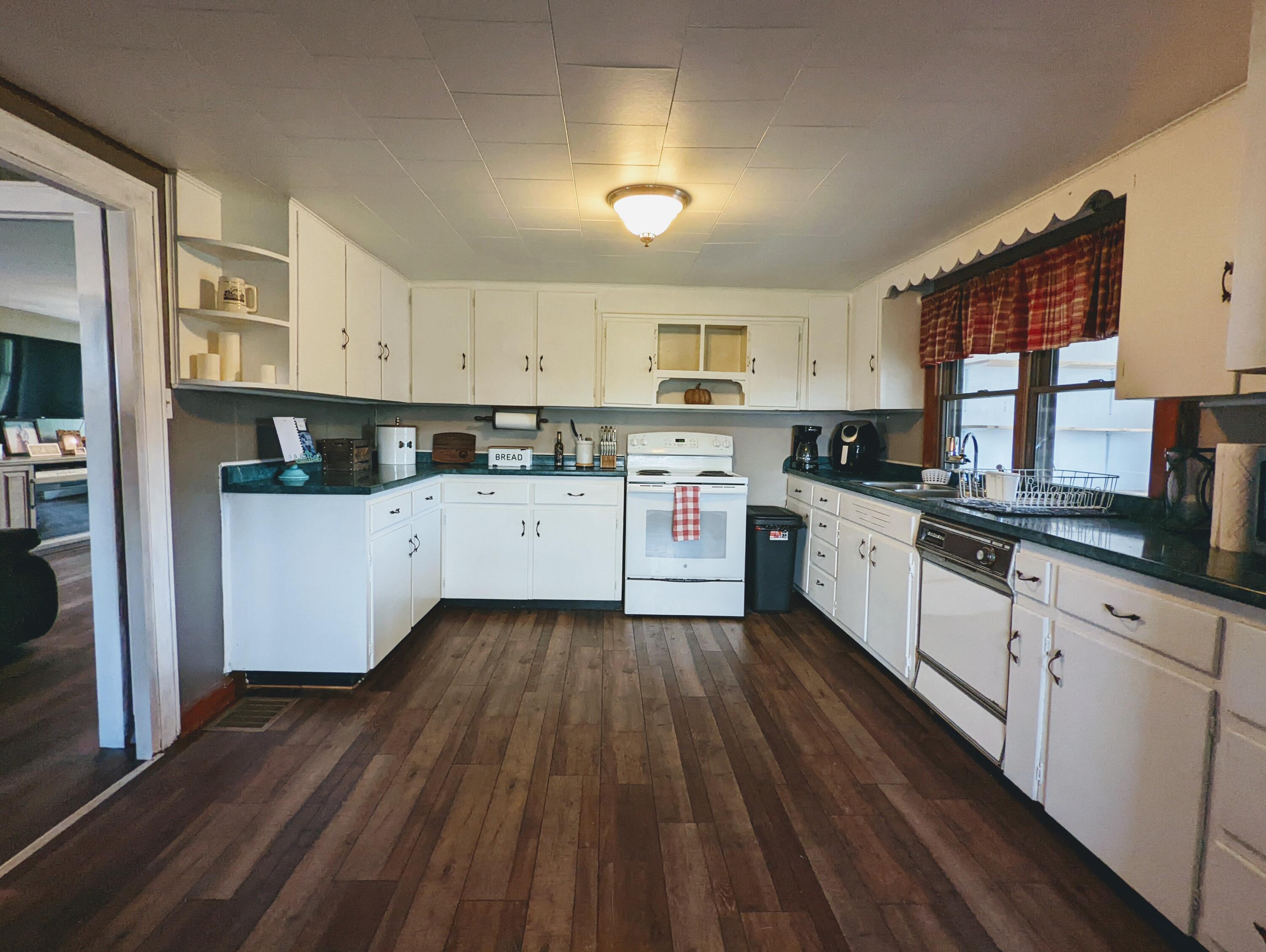 2709 Rose Ridge Clintwood, VA 24228 - Photo 18 of 28 PXL_20220425_161453889