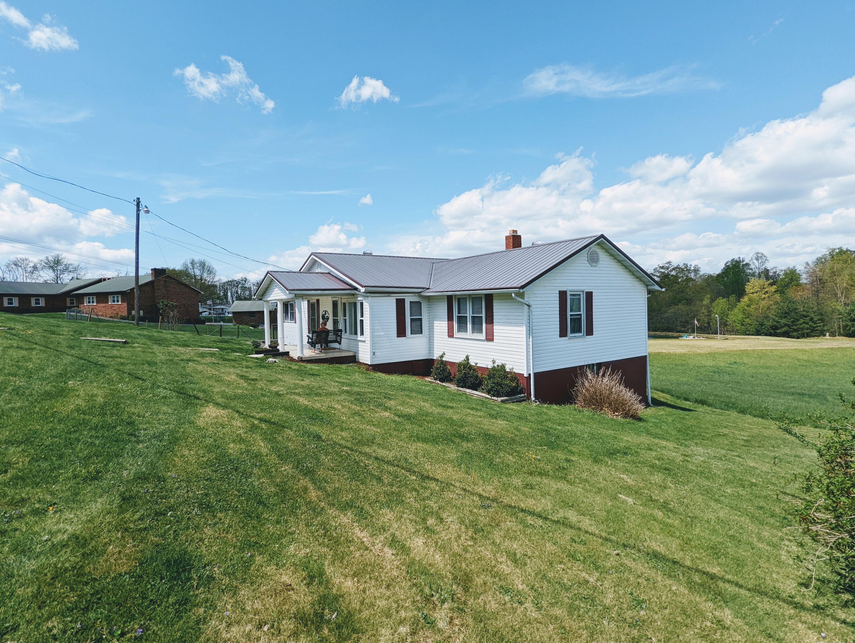 2709 Rose Ridge Clintwood, VA 24228 - Photo 6 of 28 PXL_20220425_161059257